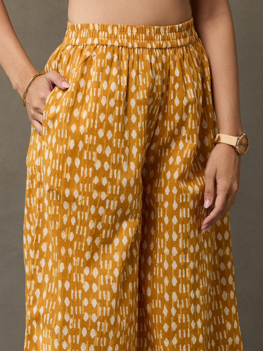 VASVI Women Cotton Absract Printed Co-ords Set, Mustard