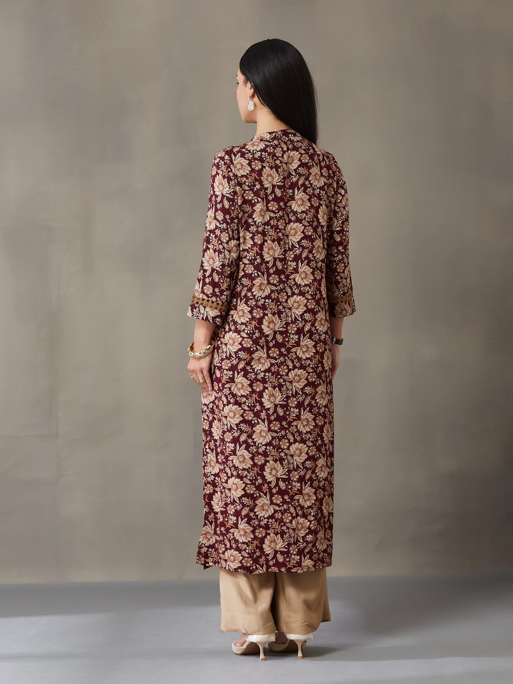 VASVI Women Rayon Floral Printed Straight Kurta, Maroon