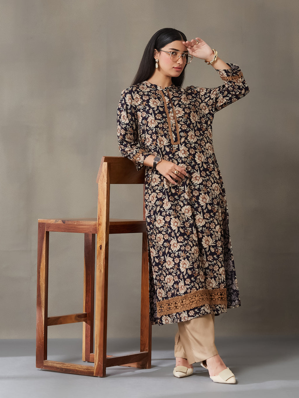VASVI Women Rayon Floral Printed Straight Kurta, Blue
