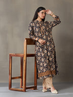 VASVI Women Rayon Floral Printed Straight Kurta, Blue