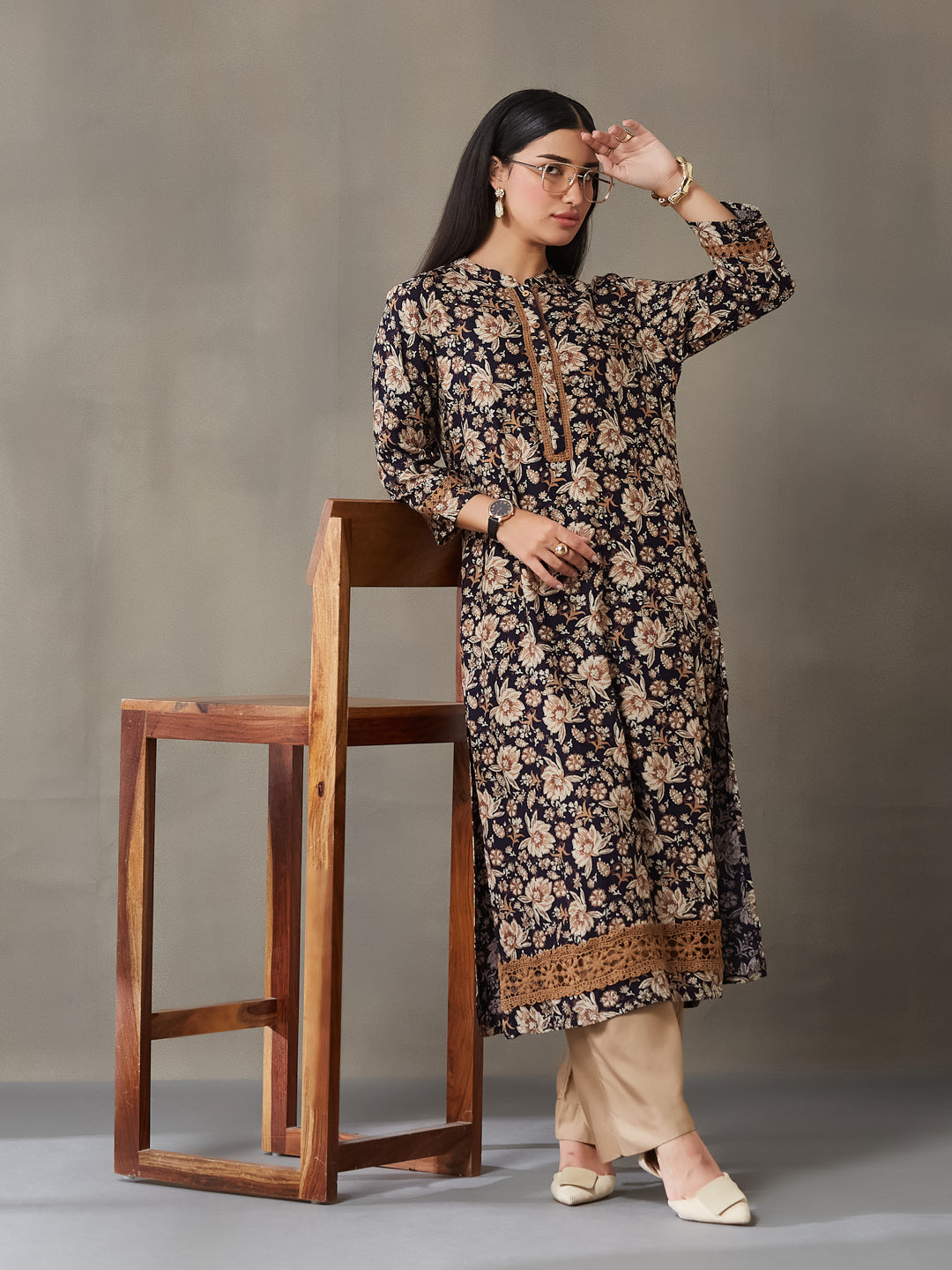 VASVI Women Rayon Floral Printed Straight Kurta, Blue