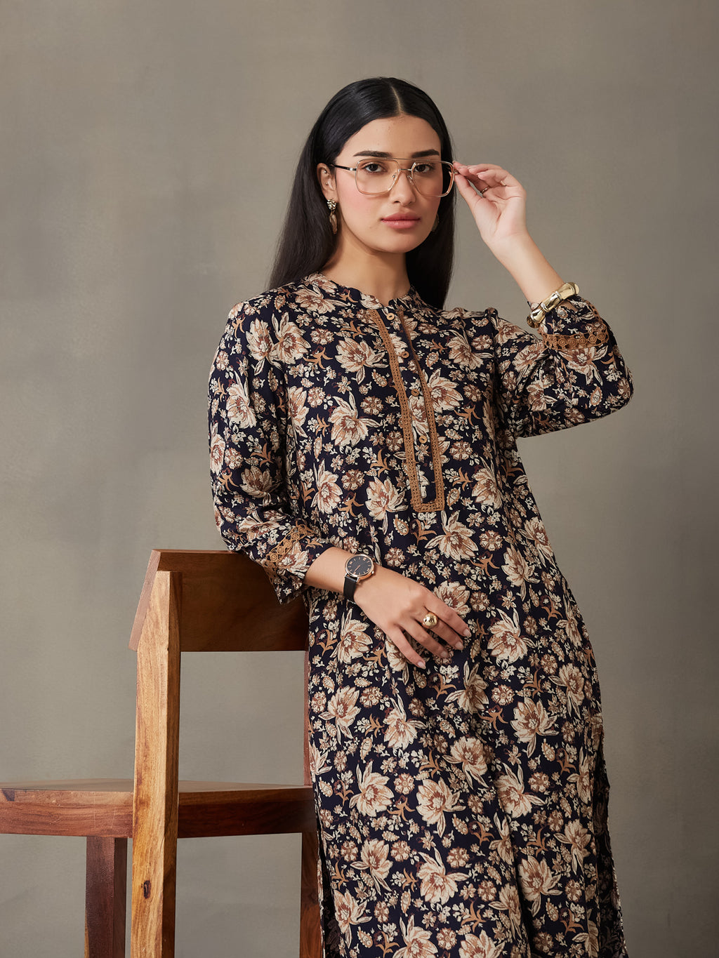 VASVI Women Rayon Floral Printed Straight Kurta, Blue
