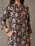 VASVI Women Rayon Floral Printed Straight Kurta, Blue