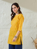 VASVI Women Cotton Floral Printed Top, Yellow