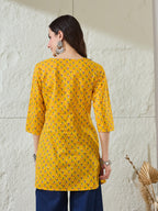 VASVI Women Cotton Floral Printed Top, Yellow