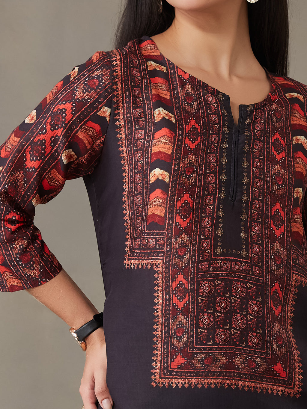 VASVI Women Poly Satin Digital Printed Straight Kurta with Pant Set, Black