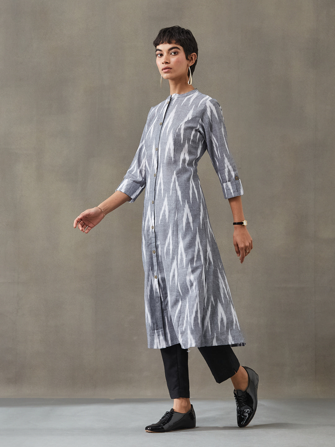 VASVI Women Cotton Ikat Printed A-line Kurta, Grey