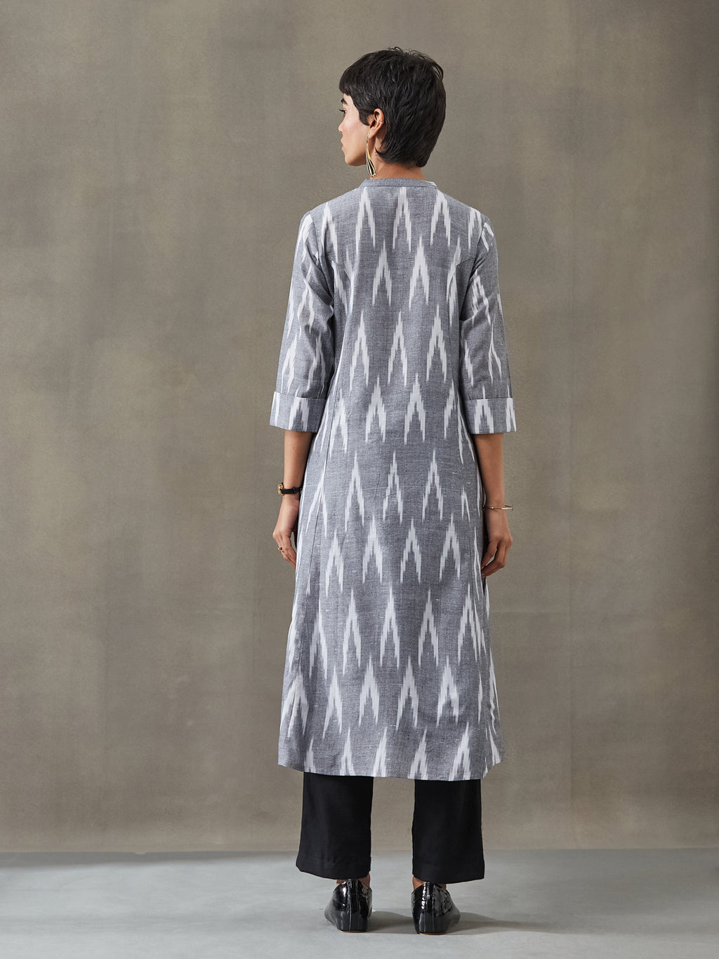 VASVI Women Cotton Ikat Printed A-line Kurta, Grey