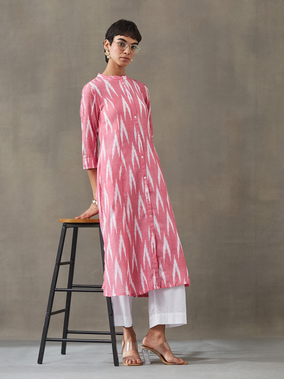 VASVI Women Cotton Ikat Printed A-line Kurta, Pink
