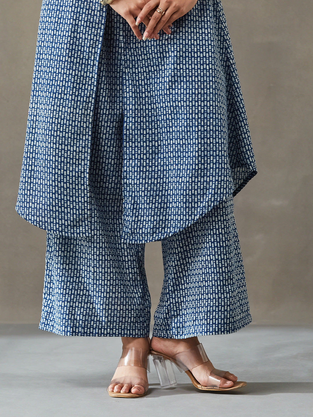 VASVI Women Cotton Abstract Printed Co-ords Set, Indigo
