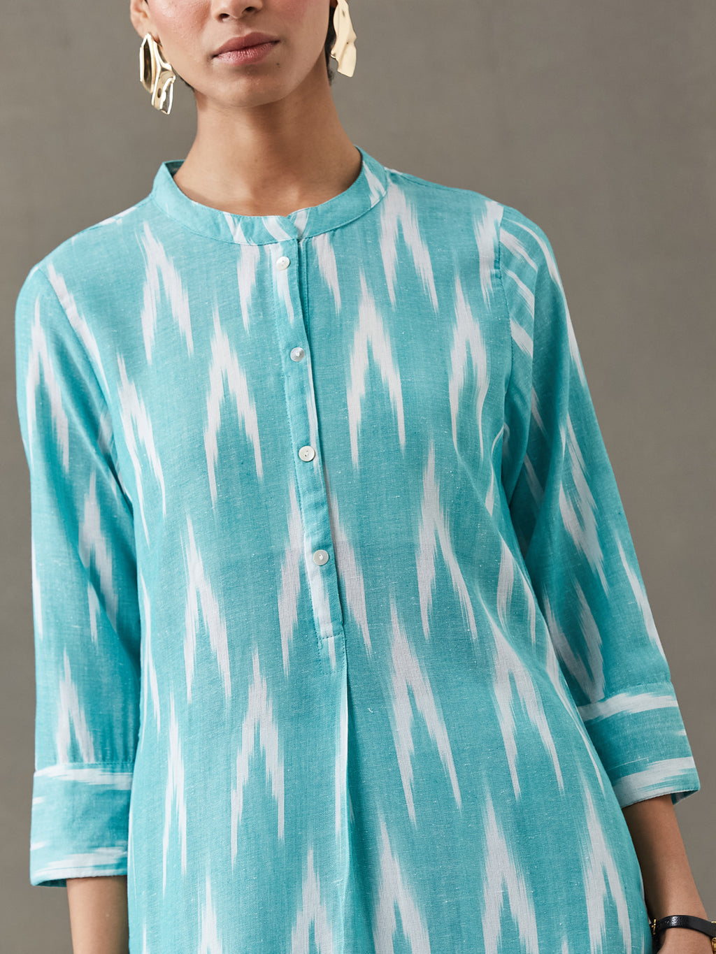 VASVI Women Cotton Ikat Printed Kurta Set with Dupatta, Green Hue