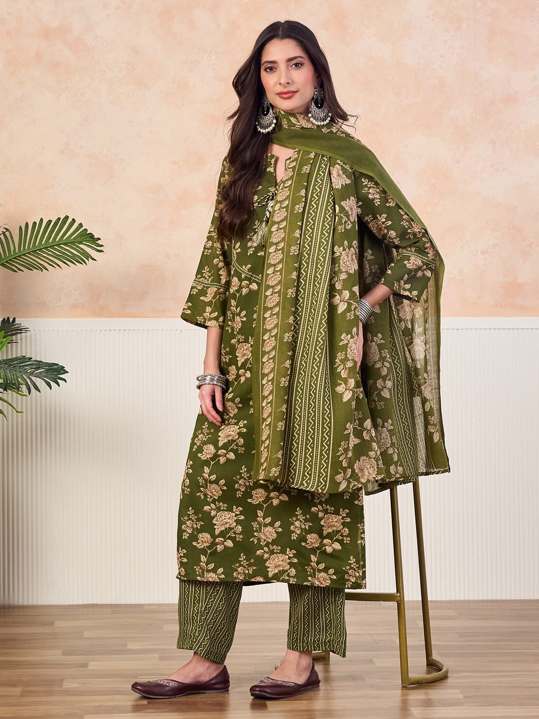 VASVI Cotton Floral Printed Straight Kurta Pant with Dupatta, Green