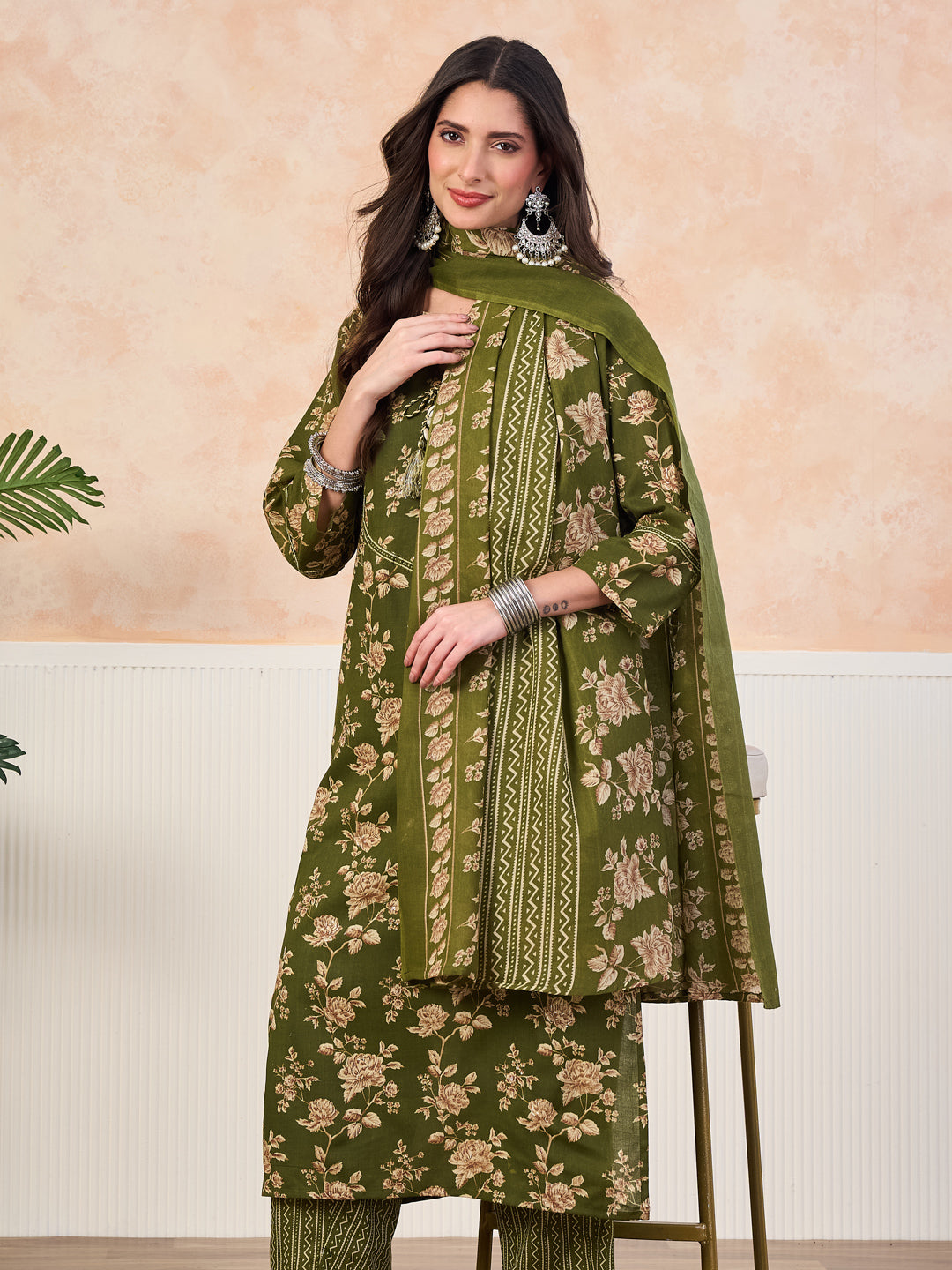 VASVI Cotton Floral Printed Straight Kurta Pant with Dupatta, Green