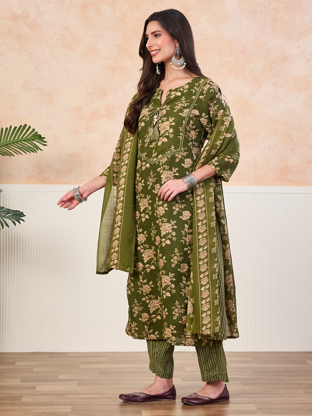 VASVI Cotton Floral Printed Straight Kurta Pant with Dupatta, Green