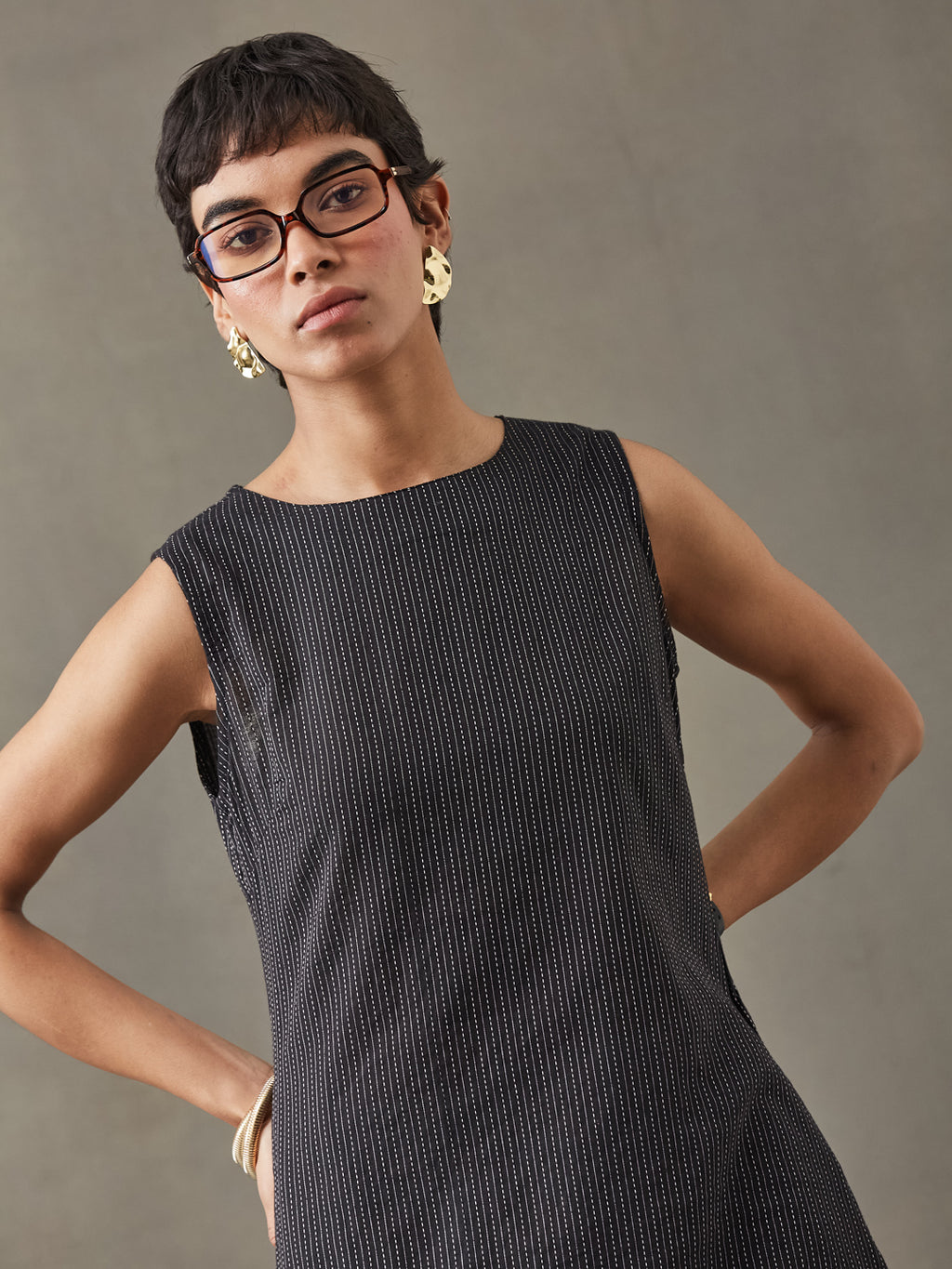VASVI Women Cotton Solid Thread Work Straight Kurta, Black