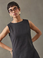 VASVI Women Cotton Solid Thread Work Straight Kurta, Black