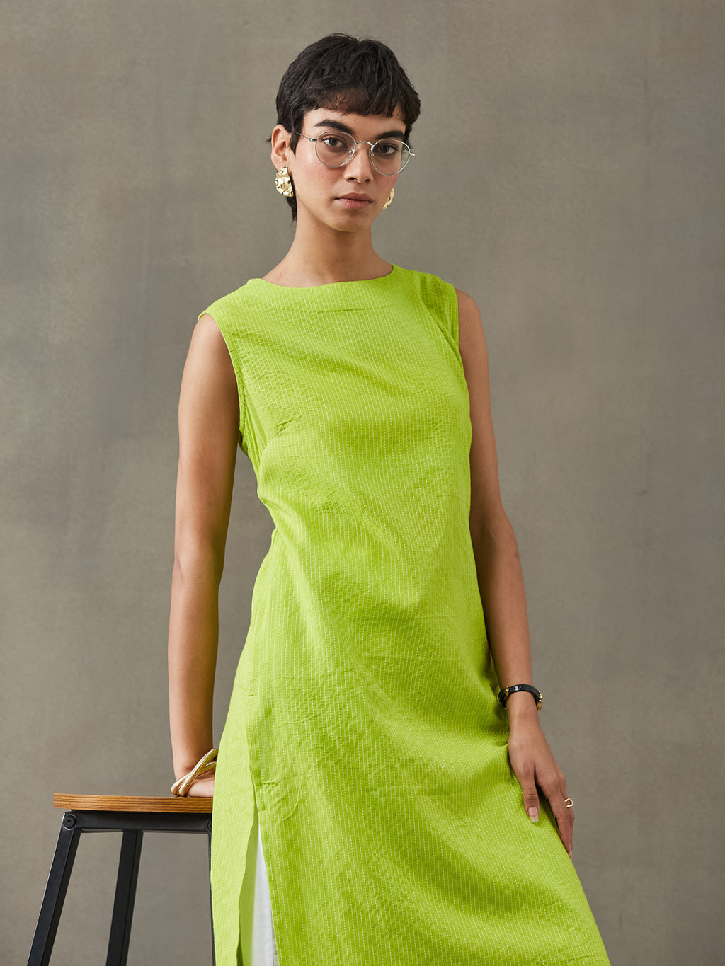 VASVI Women Cotton Solid Thread Work Straight Kurta, Lime Green