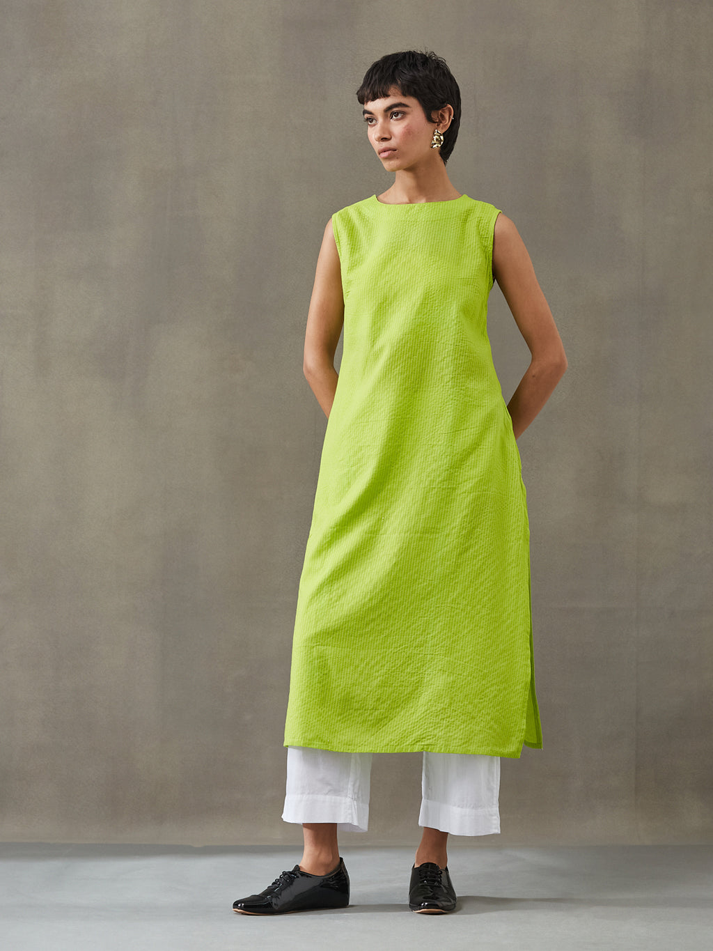 VASVI Women Cotton Solid Thread Work Straight Kurta, Lime Green