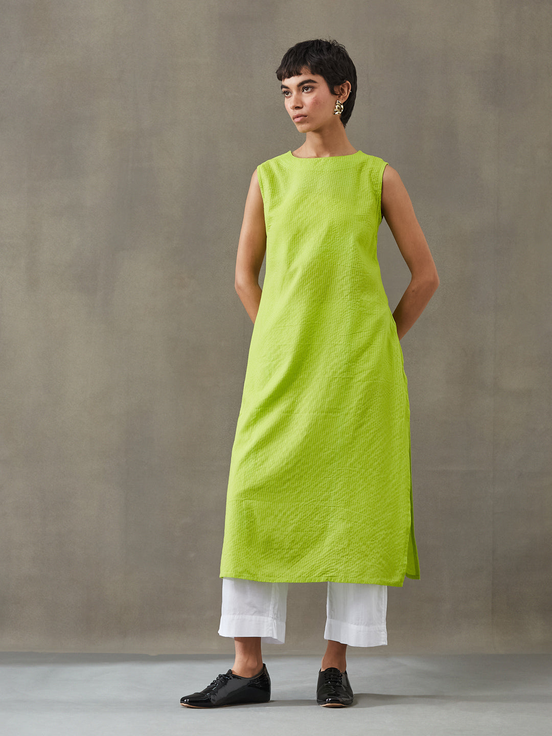 VASVI Women Cotton Solid Thread Work Straight Kurta, Lime Green