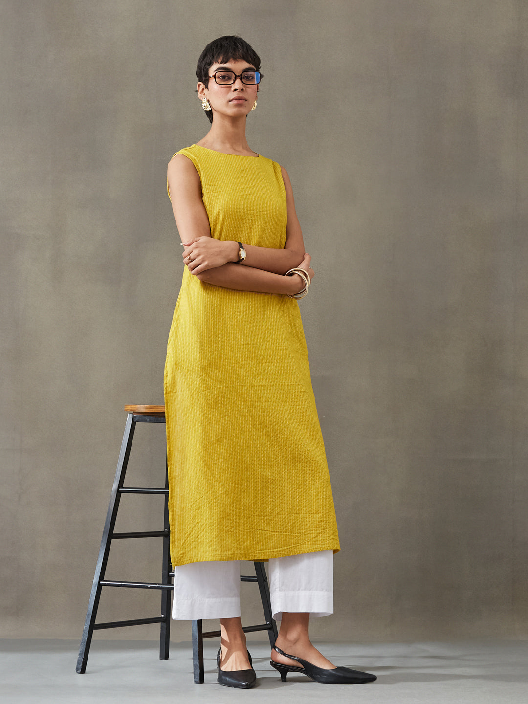VASVI Women Cotton Solid Thread Work Straight Kurta, Mustard