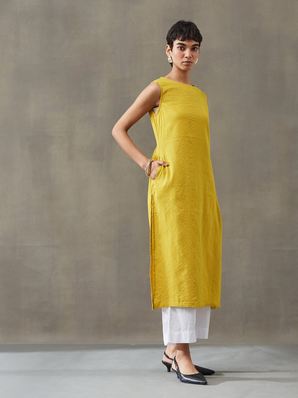 VASVI Women Cotton Solid Thread Work Straight Kurta, Mustard