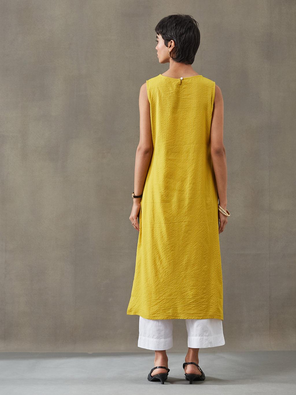VASVI Women Cotton Solid Thread Work Straight Kurta, Mustard