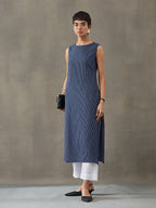 VASVI Women Cotton Solid Thread Work Straight Kurta, Navy Blue