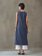 VASVI Women Cotton Solid Thread Work Straight Kurta, Navy Blue