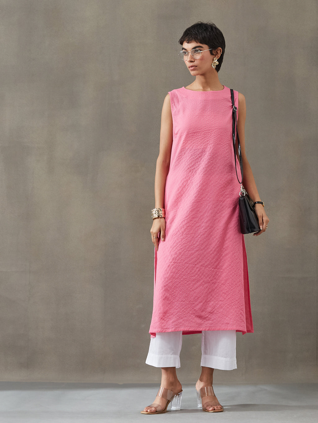 VASVI Women Cotton Solid Thread Work Straight Kurta, Pink