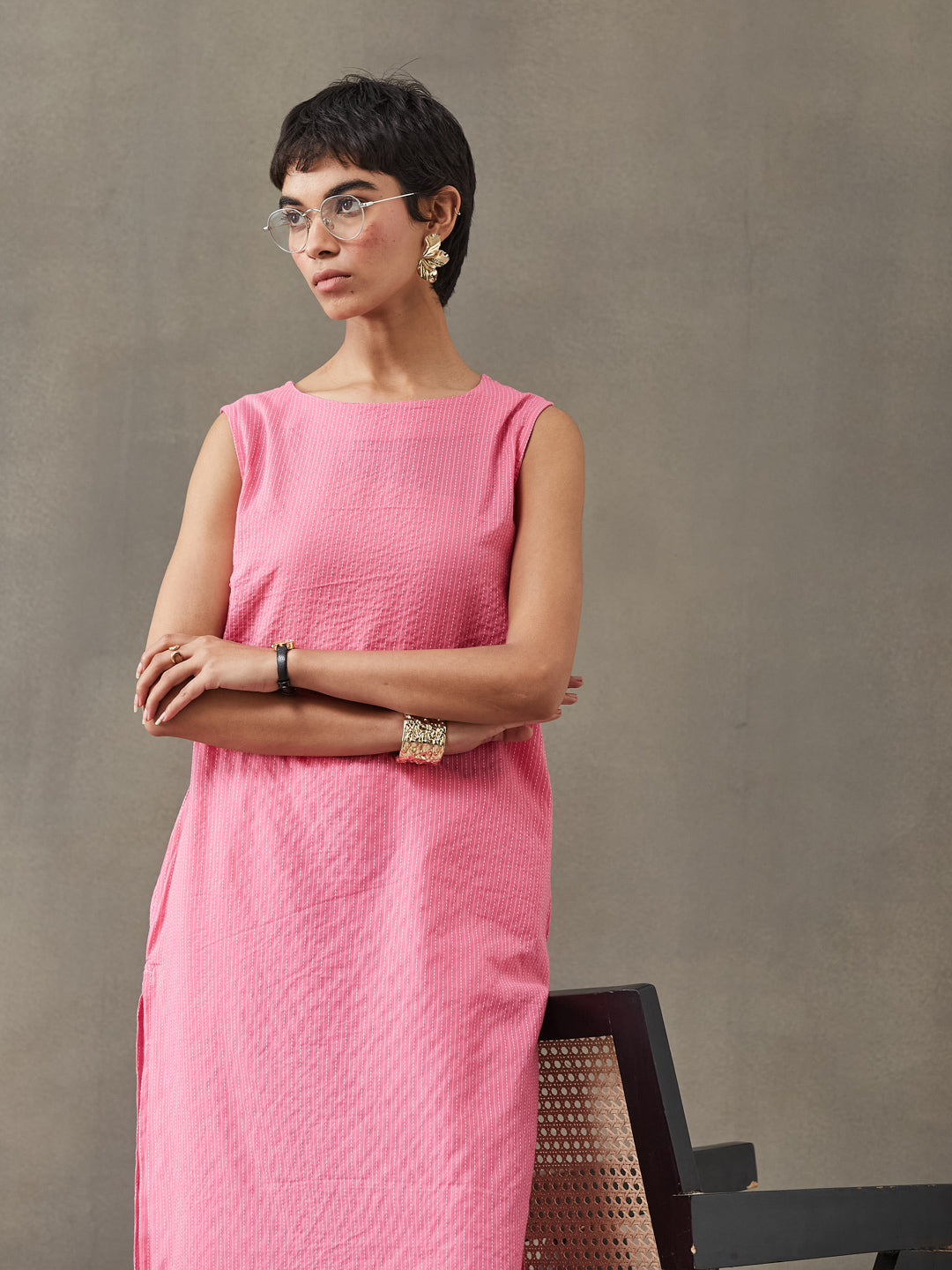 VASVI Women Cotton Solid Thread Work Straight Kurta, Pink