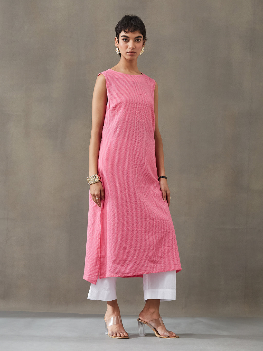 VASVI Women Cotton Solid Thread Work Straight Kurta, Pink