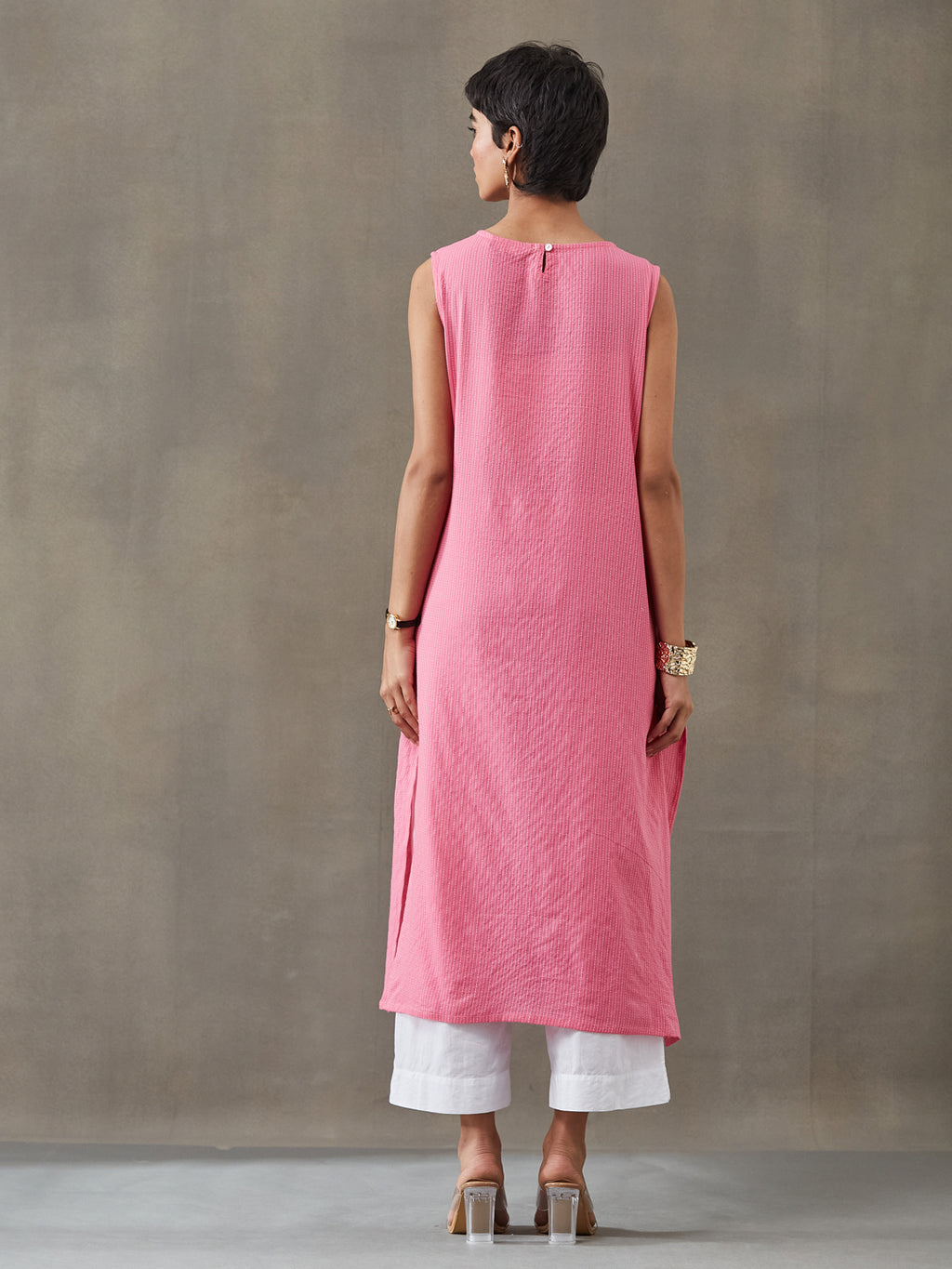 VASVI Women Cotton Solid Thread Work Straight Kurta, Pink