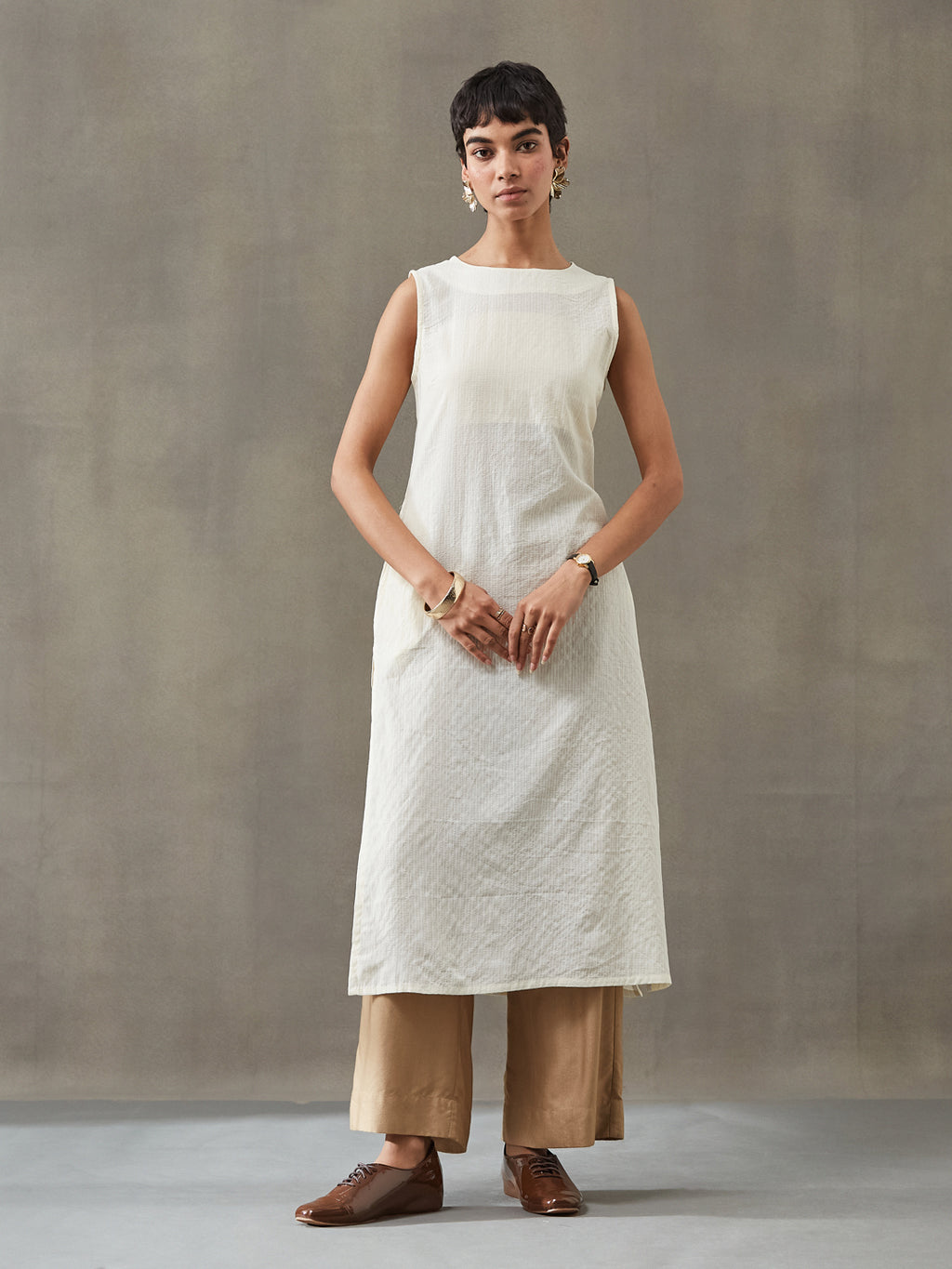 VASVI Women Cotton Solid Thread Work Straight Kurta, White