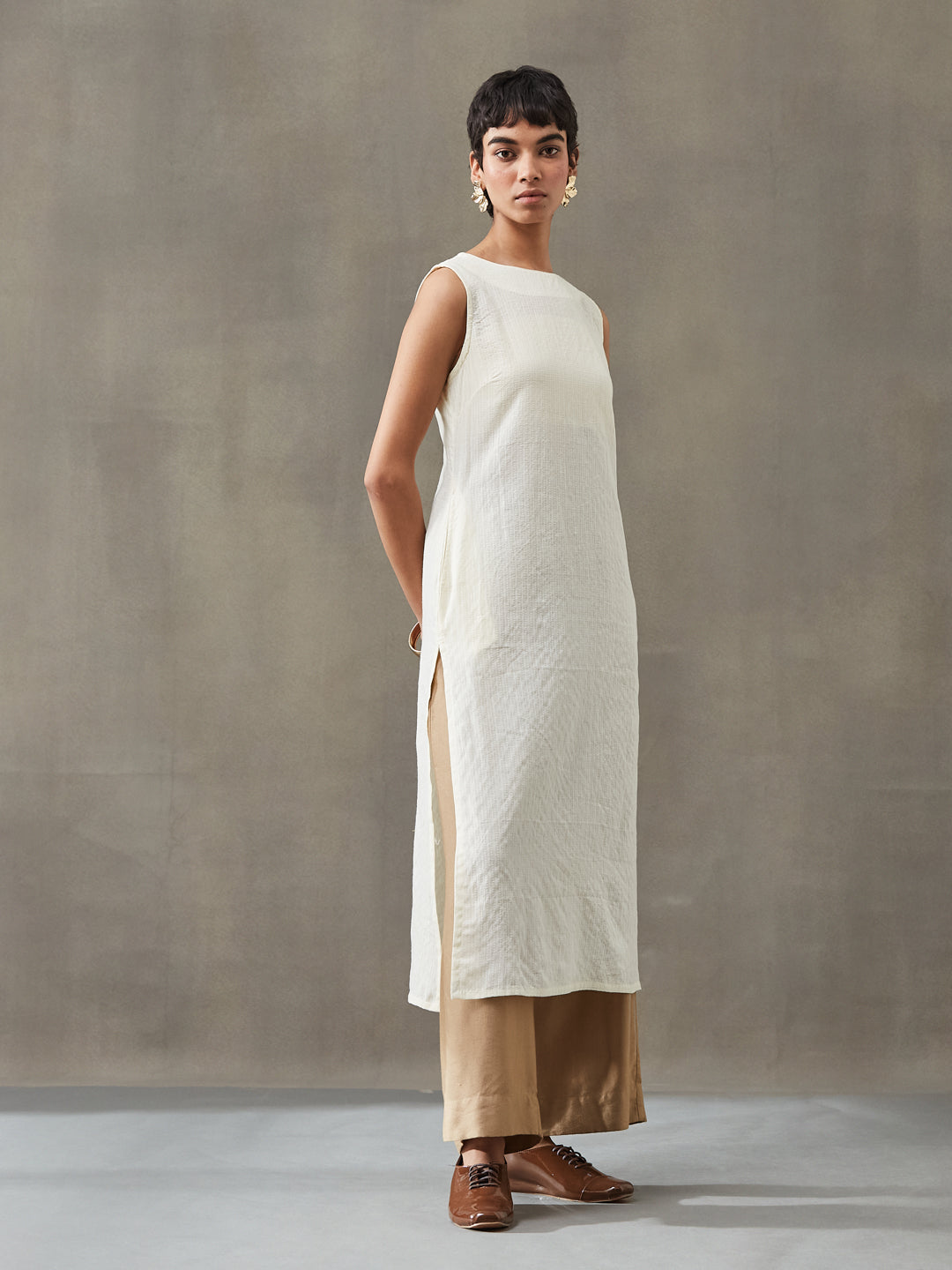 VASVI Women Cotton Solid Thread Work Straight Kurta, White