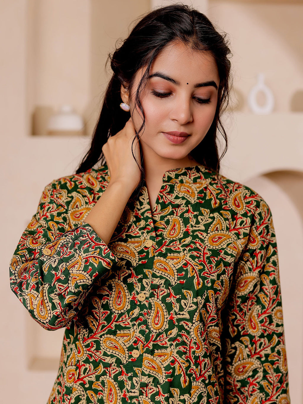 VASVI Women Cotton Kalamkari Printed Straight Kurta, Green