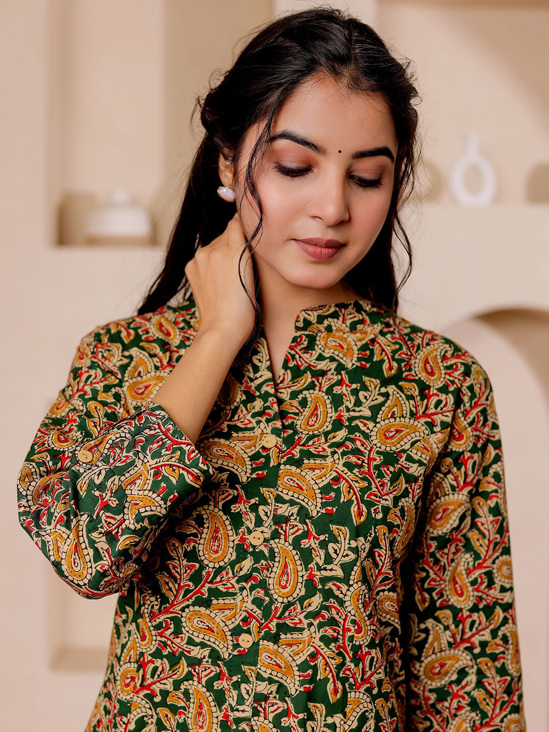 VASVI Women Cotton Kalamkari Printed Straight Kurta, Green